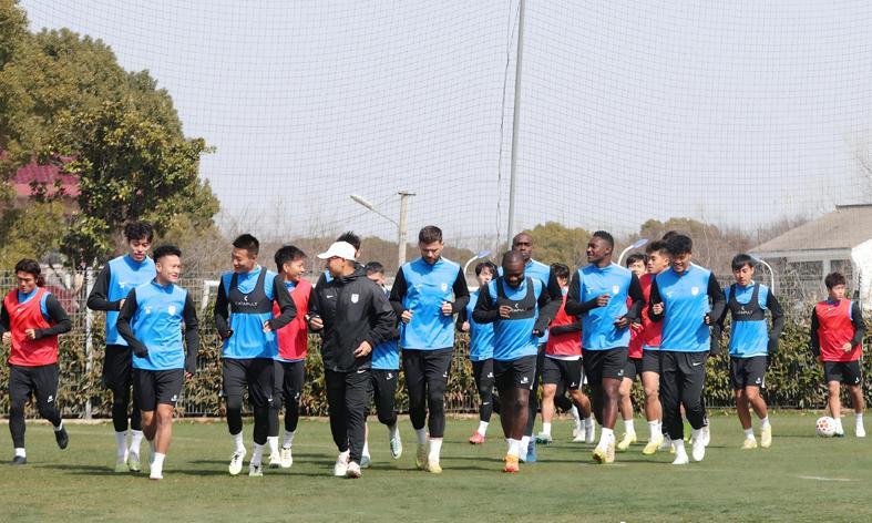 LOL赛事官网直播-阿奇姆彭30号！英博30人名单出炉 主力恐无大连土著 前5轮争拿5分