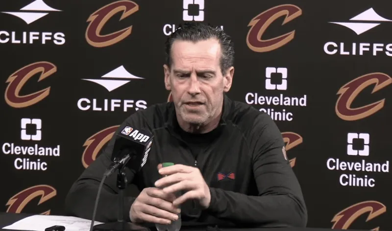 LOL赛事官网直播-阿特金森谈防守:名义上在打人盯人,但实际上像在打联防