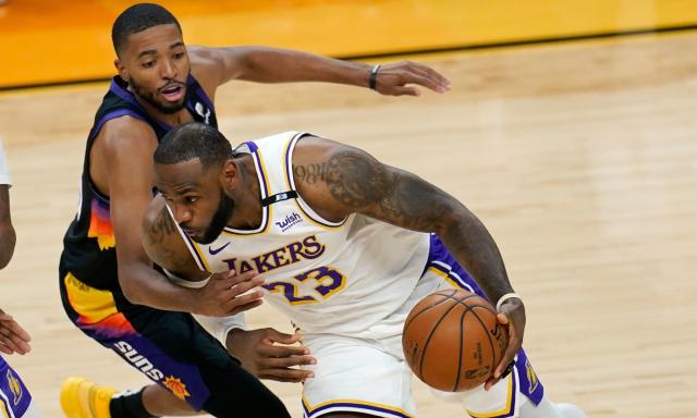 双功能入口-沃格尔：不想泄露变阵思路 詹姆斯的身体完全健康