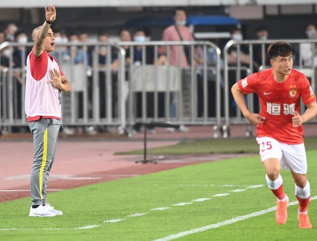 英雄联盟直播-卡纳瓦罗：没有宝塔肯定有困难 但也不是没法踢